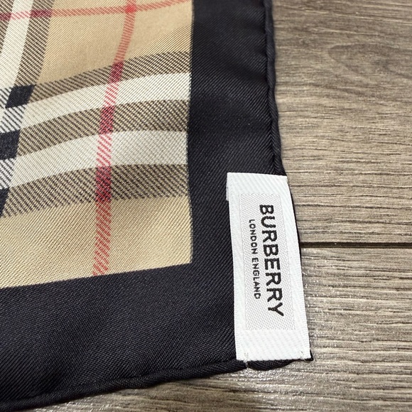 Burberry Horseferry Print Vintage Check Silk Square Scarf - Picture 7 of 8